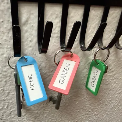 Móc khóa / Mặt dây chuyền có thẻ tên