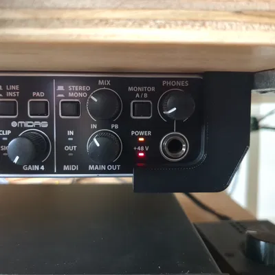 Giá treo Behringer UMC404HD gắn dưới mặt bàn