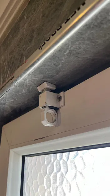 Bát khóa cửa sổ lò xo (Hỗ trợ lắp đặt bằng băng keo) - Image 1