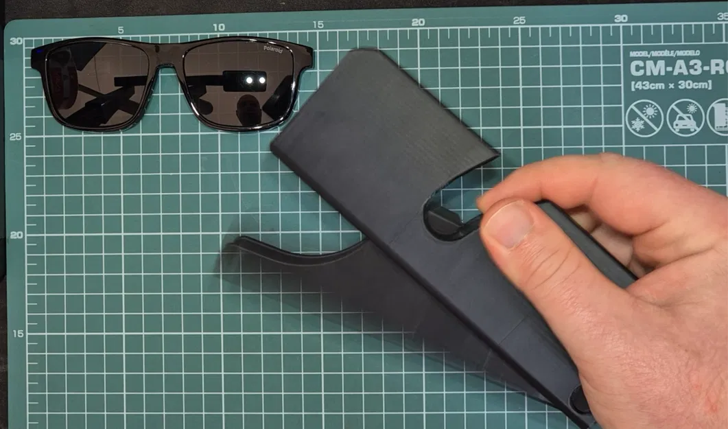 Hộp Đựng Kính Mát Dạng Kẹp - Thao Tác Một Tay - Image 2