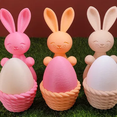 Chú thỏ dễ thương ôm bát trứng