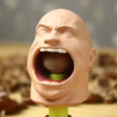 Nutcracker 🐿 The Rock - Mô hình kẹp hạt dẻ độc đáo