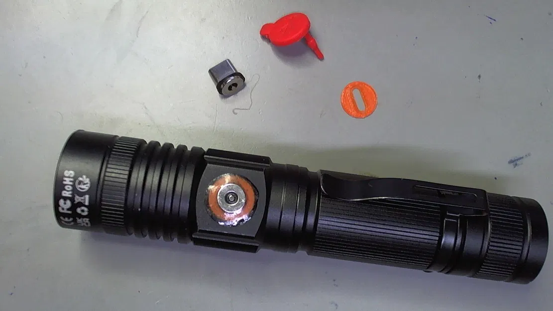 Trạm sạc đa năng cho đèn pin Karrong - Image 3