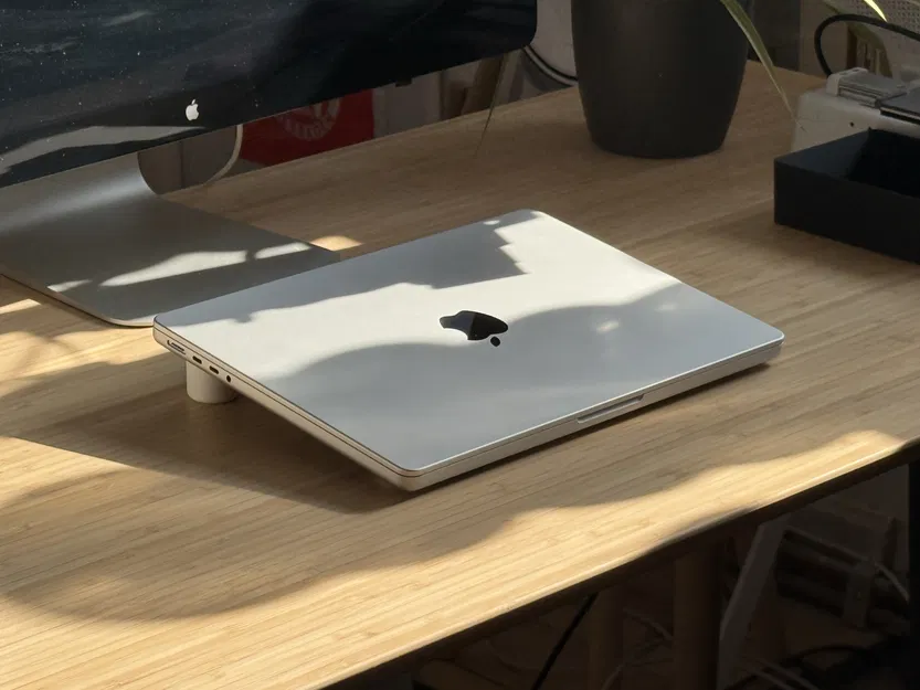 Giá đỡ tối giản cho Apple MacBook Pro 14" - Image 1