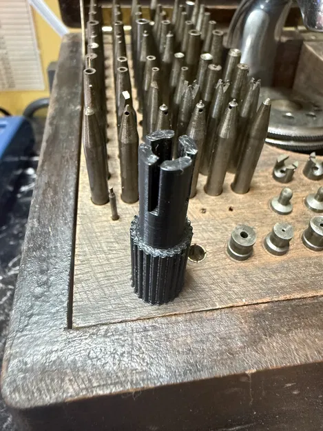 Dụng cụ hỗ trợ lấy đầu đột cho thợ đồng hồ (Watchmaker Staking Set) - Image 1