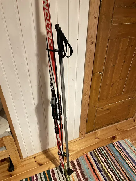 Kẹp giữ ván trượt tuyết và gậy chống in 3D - Gọn gàng, tiện lợi - Image 3