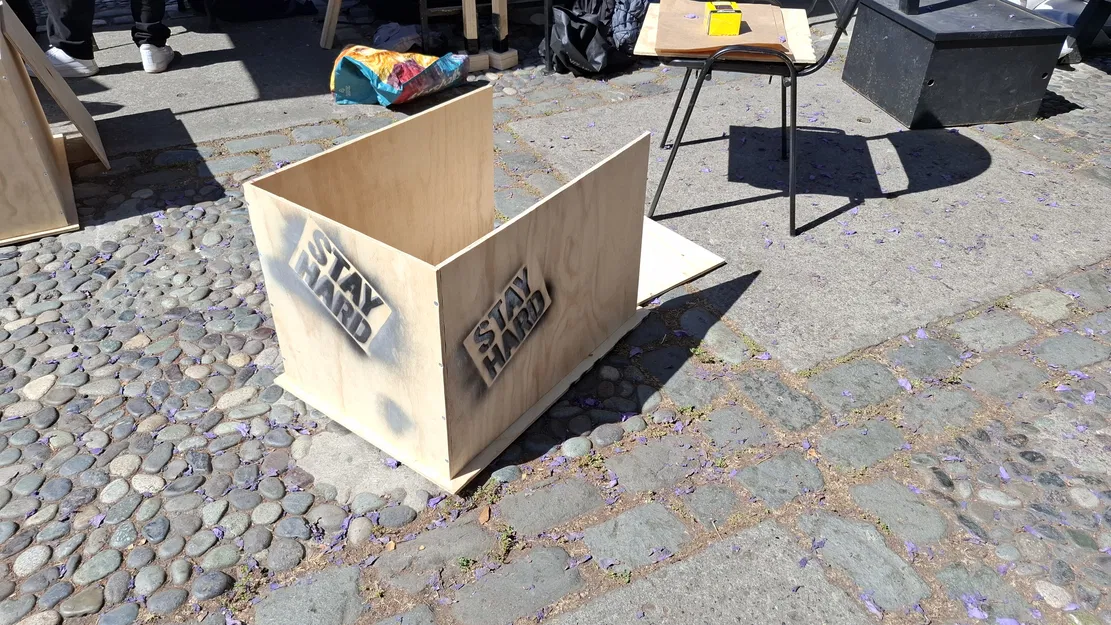 Khuôn phun sơn 3D chữ Stay Hard cho đồ gỗ và trang trí - Image 1