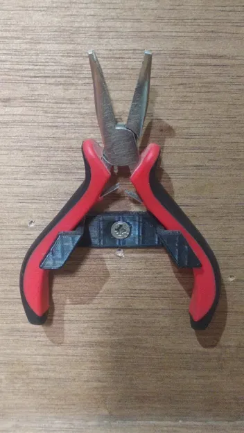 Giá treo kìm gắn tường - Giải pháp 3D in gọn gàng cho góc làm việc - Image 1