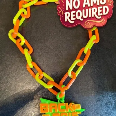 Mặt dây chuyền phong cách tiệc tùng thập niên 80