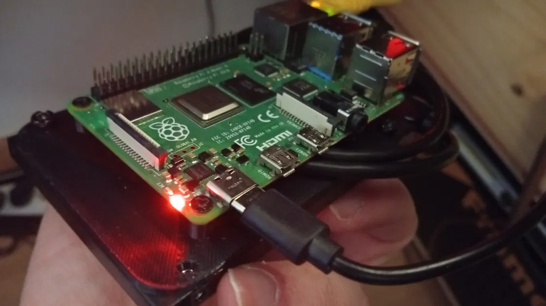 Khung đỡ 3D tích hợp Raspberry Pi 4 và ổ cứng SSD gọn gàng - Image 3