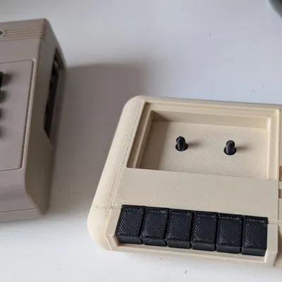 Mô hình thu nhỏ Commadore 64 Datasette (tỷ lệ 1:2) - Dự án in 3D