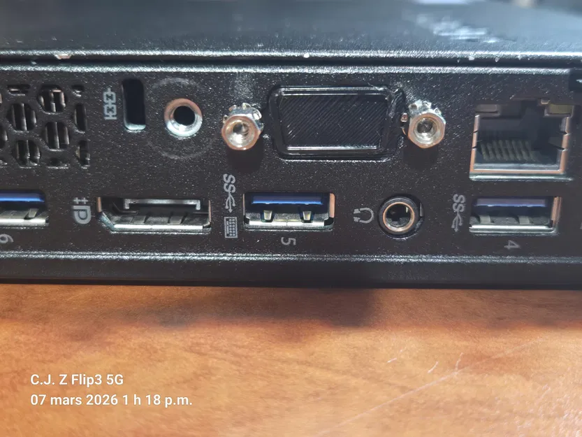 Nắp che cổng VGA Serial (Rear I/O Blanking Plate) in 3D thẩm mỹ - Image 1