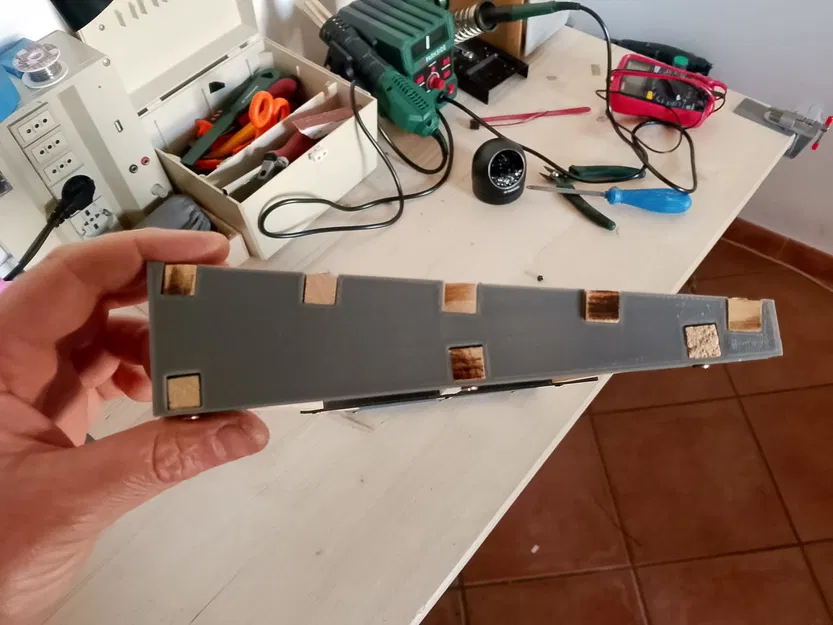 Khung đỡ Pedalboard DIY: Tự làm bàn đạp guitar từ gỗ 10x10 - Image 2