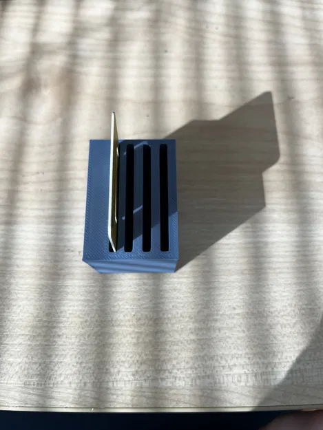 Khay đựng thẻ SIM 4 ngăn nhỏ gọn - Phụ kiện cần có cho bàn làm việc - Image 2