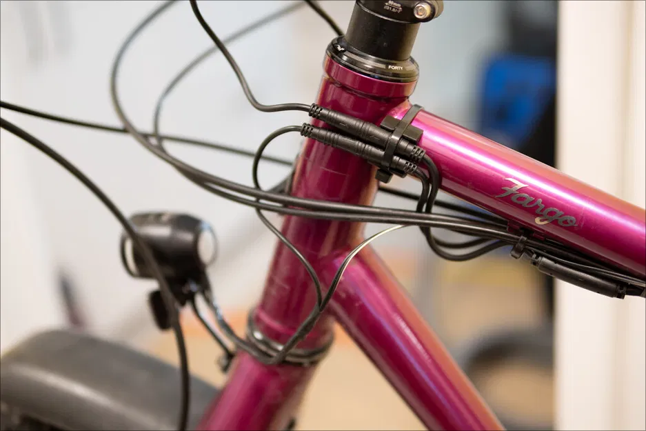 Ngàm gắn kép cho đầu nối Bafang trên khung xe Salsa Fargo - Image 1