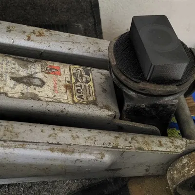 Miếng đệm kích (jack pad) cho xe BMW