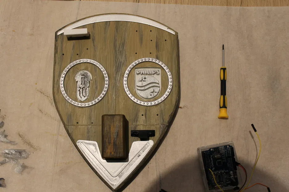 Trạm Sạc Treo Tường Philips OneBlade phong cách Kingdom Come Deliverance II - Image 1