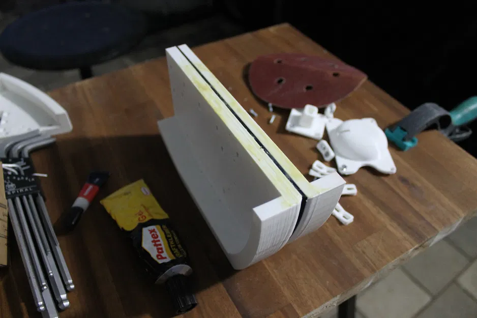 Trạm Sạc Treo Tường Philips OneBlade phong cách Kingdom Come Deliverance II - Image 11