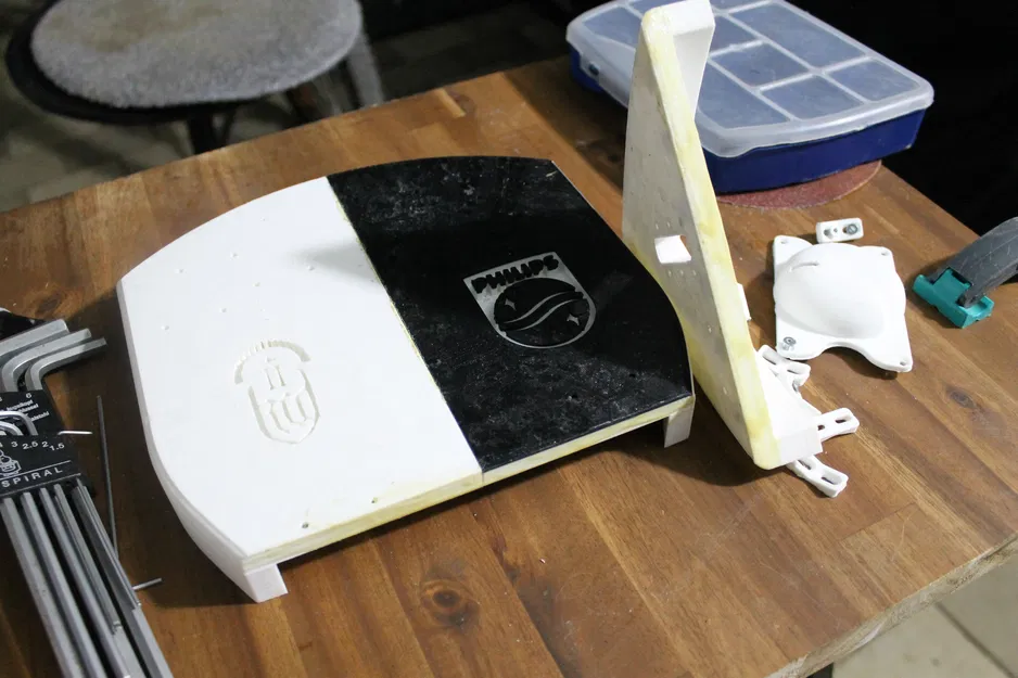 Trạm Sạc Treo Tường Philips OneBlade phong cách Kingdom Come Deliverance II - Image 15