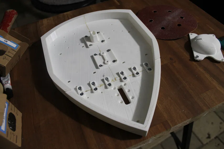 Trạm Sạc Treo Tường Philips OneBlade phong cách Kingdom Come Deliverance II - Image 16