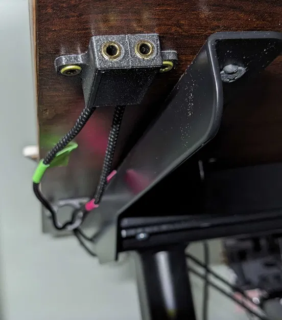 Giá đỡ nối dài cho dây tai nghe Cable Matters - Image 1