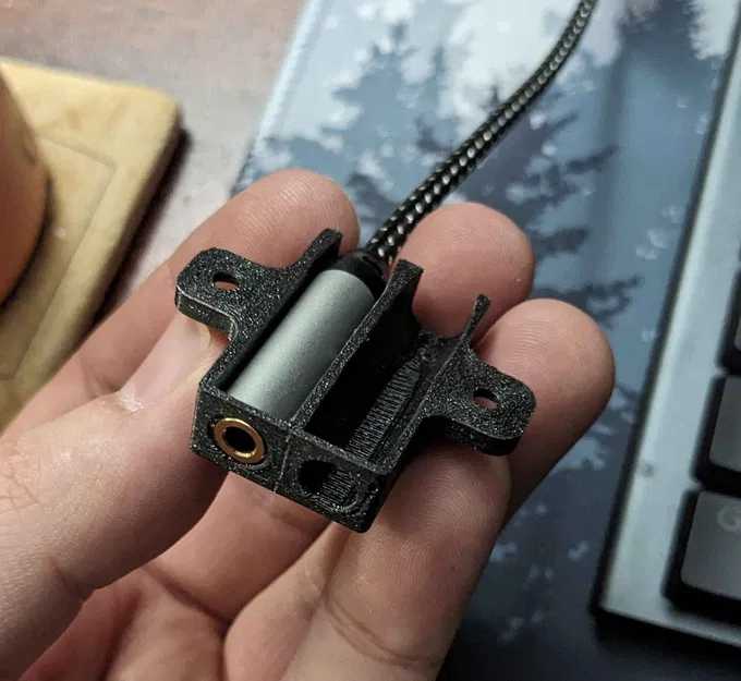 Giá đỡ nối dài cho dây tai nghe Cable Matters - Image 2