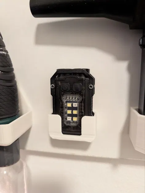 Giá treo tường cho đèn pin móc khóa (Charging Dock) - Image 2