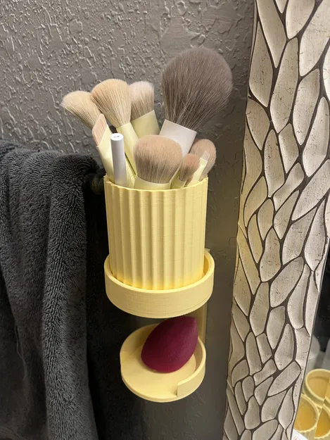 Ống Cắm Cọ Trang Điểm Gắn Tường Có Khay Đựng Mút - Image 1