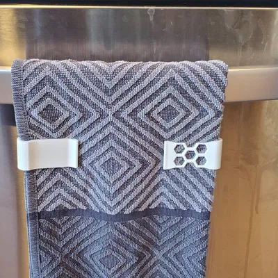 Kẹp treo khăn tiện lợi cho nhà bếp