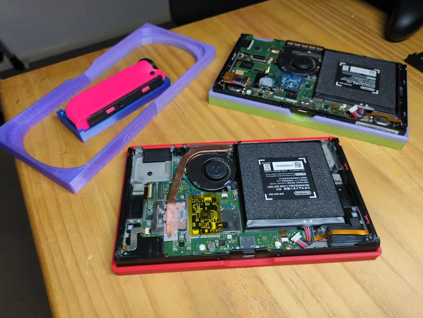 Khung cố định sửa chữa Nintendo Switch OLED tiện lợi - Image 2