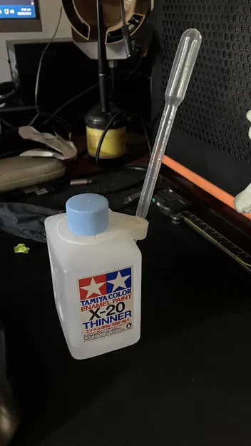 Giá giữ pipette cho chai dung môi Tamiya (hoặc các loại tương đương) - Image 1