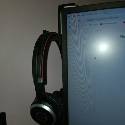 Giá treo tai nghe gắn màn hình