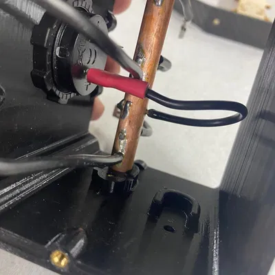 Hộp phân phối nguồn Power Pole kèm Vôn kế - 5 mạch đầu ra