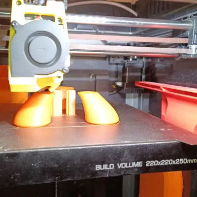 Chân đế loa để bàn 120x110mm thiết kế nghiêng tối ưu âm thanh