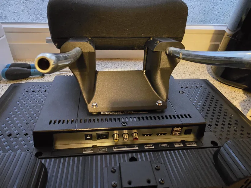 Giá treo TV VESA 100x100 cho tựa đầu xe Mercedes Vito - Image 4