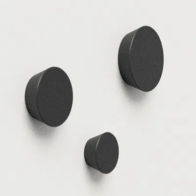 Móc Treo Tường Hiện Đại Với Thiết Kế Ốc Vít Ẩn