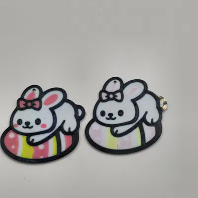 Móc khóa chú thỏ Phục sinh nằm trên trứng xinh xắn