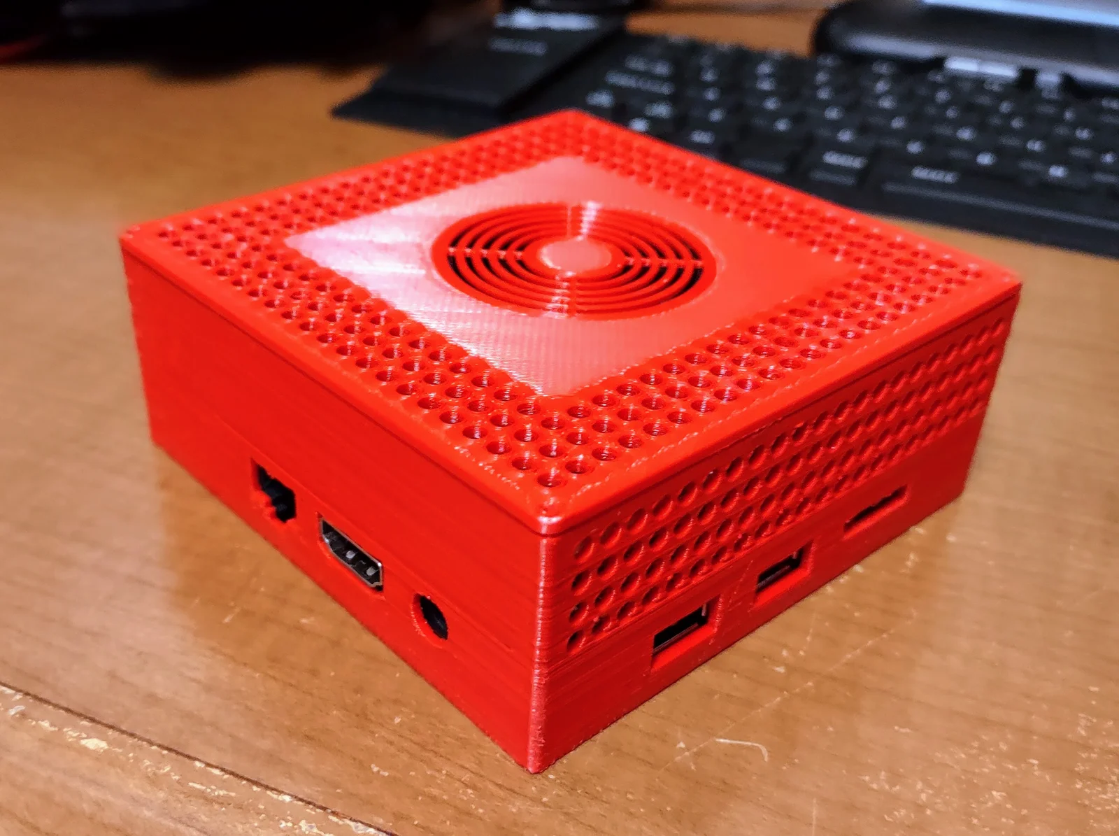 Vỏ máy T95MAX TV Box kèm tản nhiệt và quạt 1