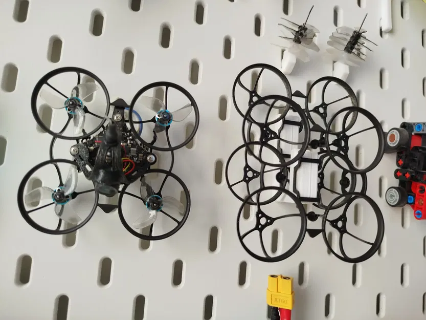 Giá treo tường Skadis cho drone Air65 và Tinywhoop - Image 1