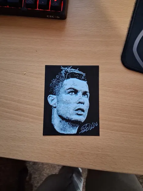 Tranh in 3D chân dung Cristiano Ronaldo phong cách HueForge - Image 1