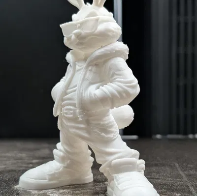 Mô hình Bugs Bunny phong cách đường phố cực ngầu