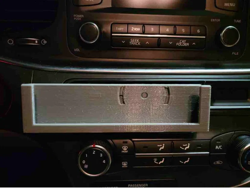 Giá đỡ điện thoại Samsung S21 Ultra (ốp OtterBox) cho xe Kia Optima (2014) - Image 1