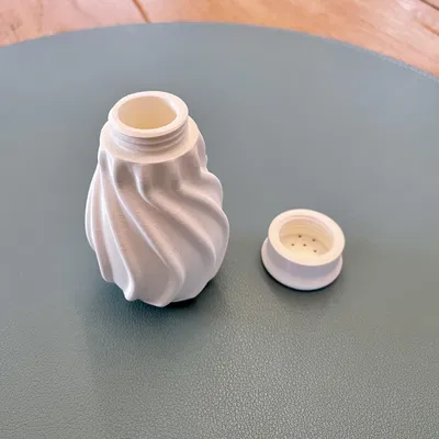 Lọ đựng muối tiêu thiết kế xoắn ốc (Salt and Pepper Shaker)