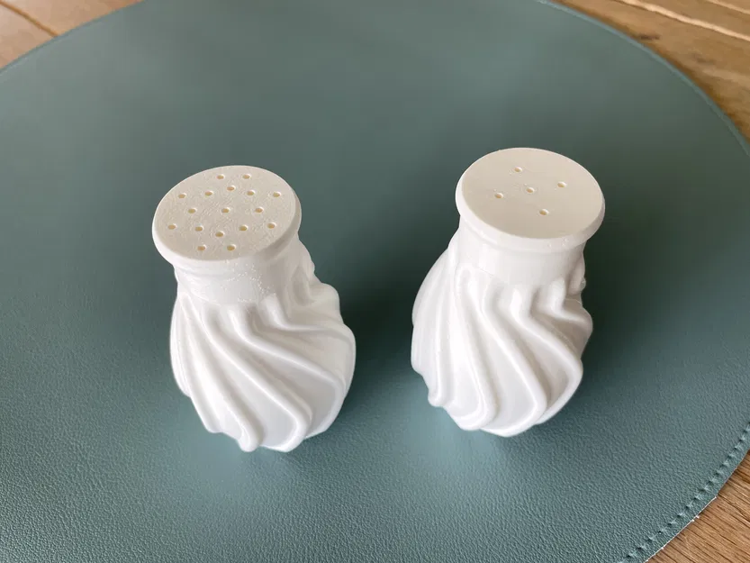 Lọ đựng muối tiêu thiết kế xoắn ốc (Salt and Pepper Shaker) - Image 3