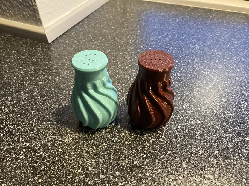 Bộ lọ đựng muối và tiêu thiết kế xoắn ốc 3D cực xinh - Image 1