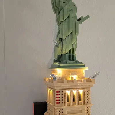 Giá treo tường 3D chuyên dụng cho Lego Architecture Statue of Liberty 21042