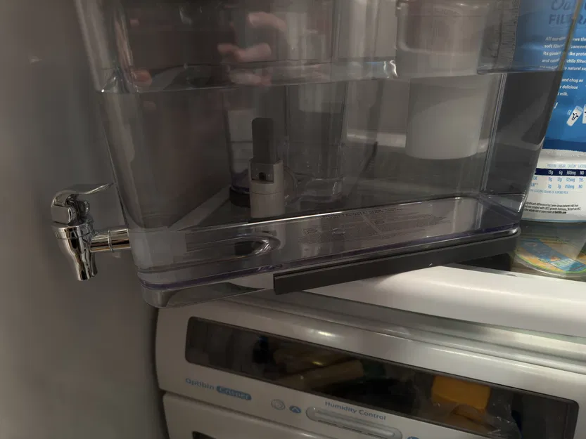 Chân đế cải tiến cho bình lọc nước Brita UltraMax - Image 1