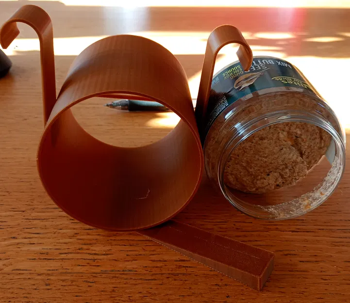 Giá đỡ hũ bơ đậu phộng cho chim ăn - Image 8