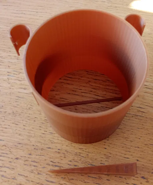 Giá đỡ hũ bơ đậu phộng cho chim ăn - Image 10