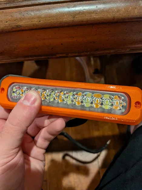 Giá đỡ đèn xe cứu hộ khẩn cấp Beta - Image 1